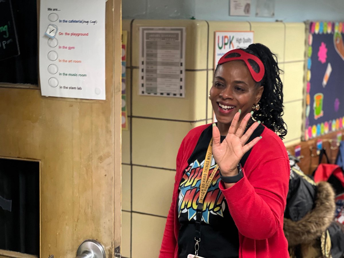 Busy Morning!

Please use the link below for the Noble Morning Show:

youtu.be/YTX6EMiq5Xs?fe…
#CHUHSchools #CHUHNoble