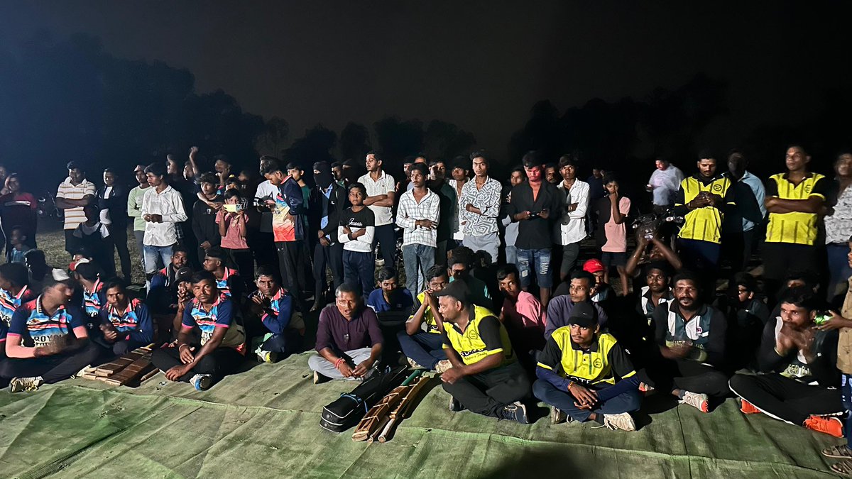 आज अपने गृह ग्राम नंदेली में युवा क्रिकेट समिति परफेक्ट 11 द्वारा आयोजित ग्रामीण स्तरीय क्रिकेट प्रतियोगिता 2025 के समापन समारोह में शामिल हुआ।