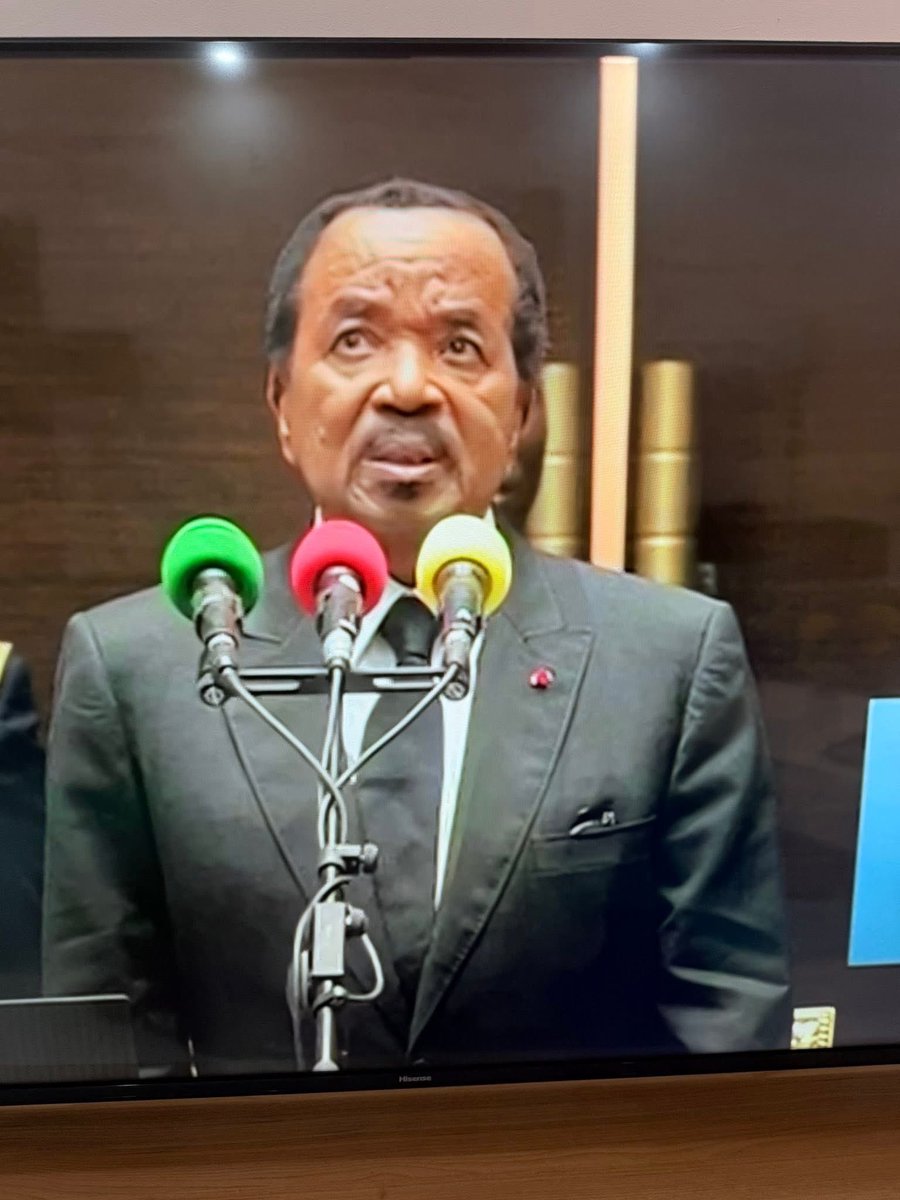 assez_15's tweet image. Je parie qu&apos;il ne sait même pas où il est ni ce qui se passe. #Serment🇨🇲