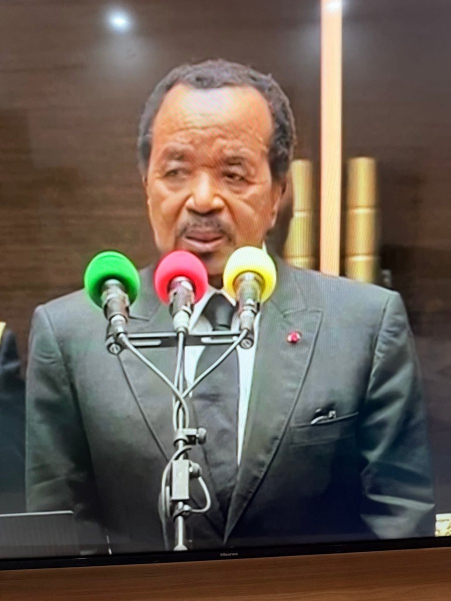 assez_15's tweet image. Je parie qu&apos;il ne sait même pas où il est ni ce qui se passe. #Serment🇨🇲