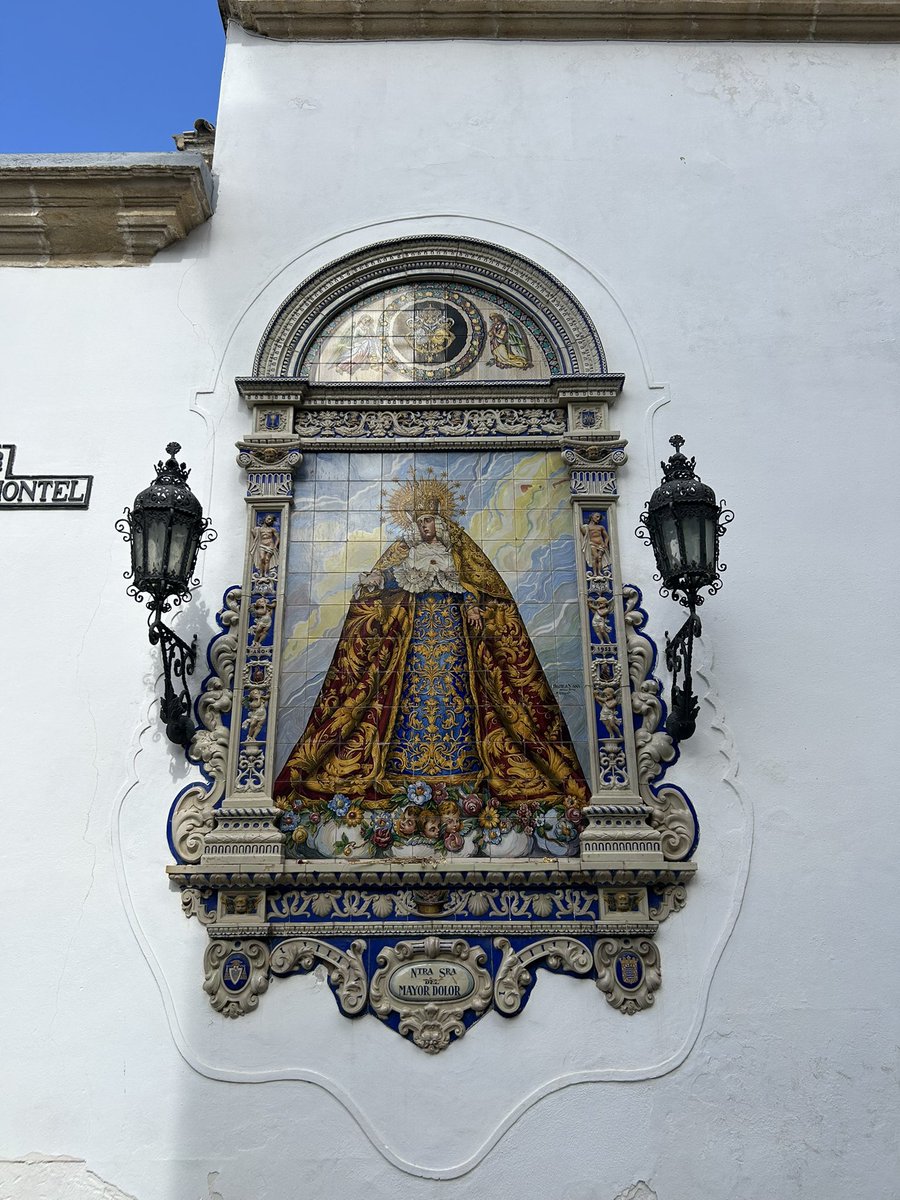 Jueves.

<a href="/HdadMayorDolor/">Hdad. Mayor Dolor</a>