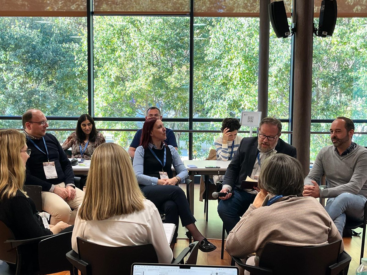 edulabTIC's tweet image. 🚀Day 2 of @EDEN_DLE Digital Education Leadership Academy at @UOCuniversity!

💭Today we learned more about how to tackle #digitaltransformation challenges with Ale Armellini, Denise Whitelock, Deborah Arnold and #Edulab professors @jduart and @albert_sangra 

#researchUOC #EDEN