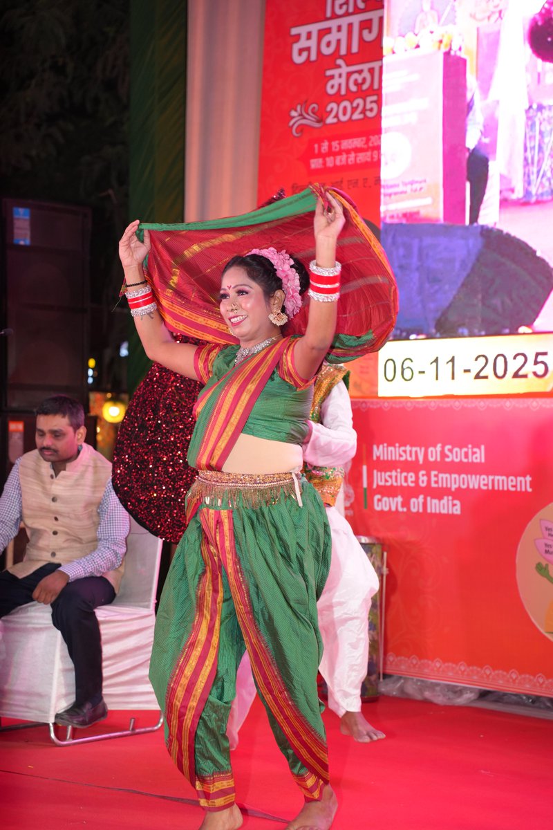 nskfdc's tweet photo. Today’s cultural evening at #ShilpSamagamMela2025 celebrates the vibrant essence of Marathi culture at #DilliHaatINA — showcasing Lavani, folk music and traditional performances.@MSJEGOI @nbcfdc @NSFDC_MOSJE @pib_MoSJE https://t.co/eB6bu5tgUt