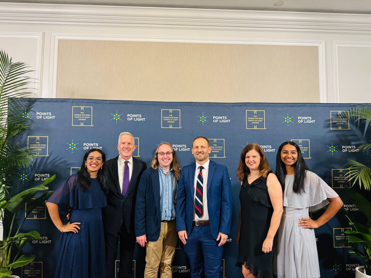 joinnest4's tweet photo. #Grateful to attend another #inspiring @PointsofLight George H.W. Bush #Awards Gala! As 2020 honorees, our founders loved welcoming this year’s #changemakers, celebrating #legacy, #Service, #leadership, &amp; 35 years of #PointsofLight! ❤️ #NEST4US https://t.co/TnRs0vUSVw @JSirangelo https://t.co/cFEtGfsvaI
