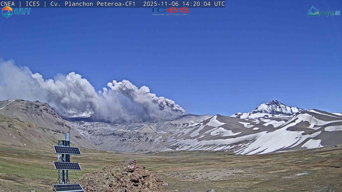 AHORA ⚠️ Nuevo pulso de cenizas en el complejo volcán Planchón Peteroa, región del Maule.

📷 OAVV SEGEMAR.
