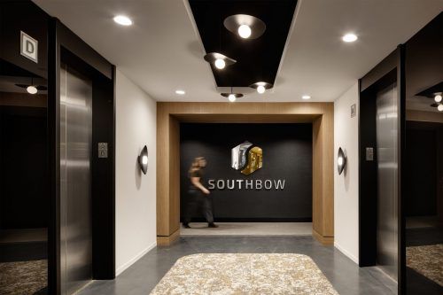ConstructCanMag's tweet image. Design firm earns dual honours for innovative office headquarters buff.ly/RUdE4ac #calgary #kasianarchitectureinteriordesignandplanning #southbow