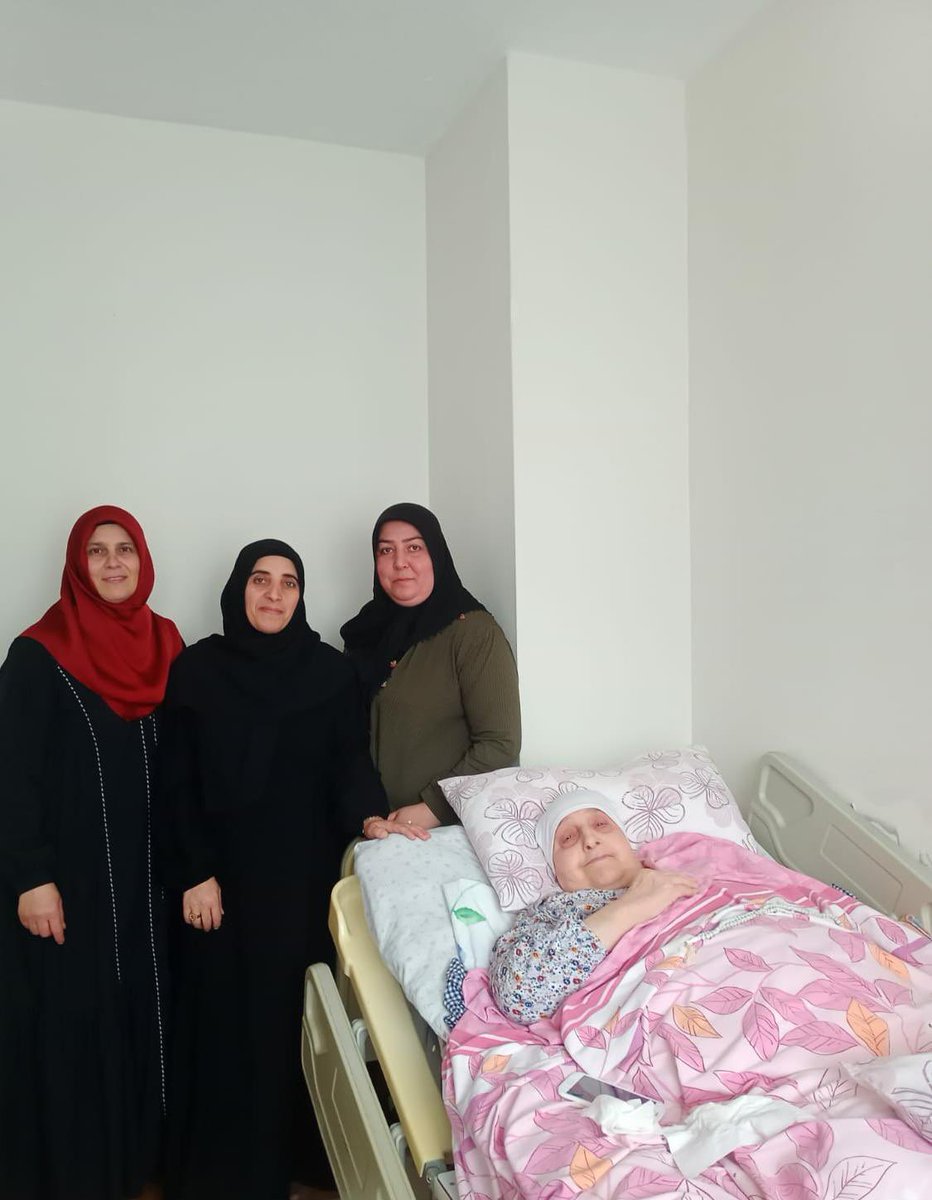 İl Kadın Kolları Yönetim Kurulu Üyemiz ve Yeniköy Mahalle Başkanımız ile birlikte Yeniköy Mahallesi’nde üye çalışması ve yaşlı ziyaretleri gerçekleştirdik.
Gönüllere dokunmaya, kapı kapı dolaşarak milletimizin yanında olmaya devam ediyoruz.