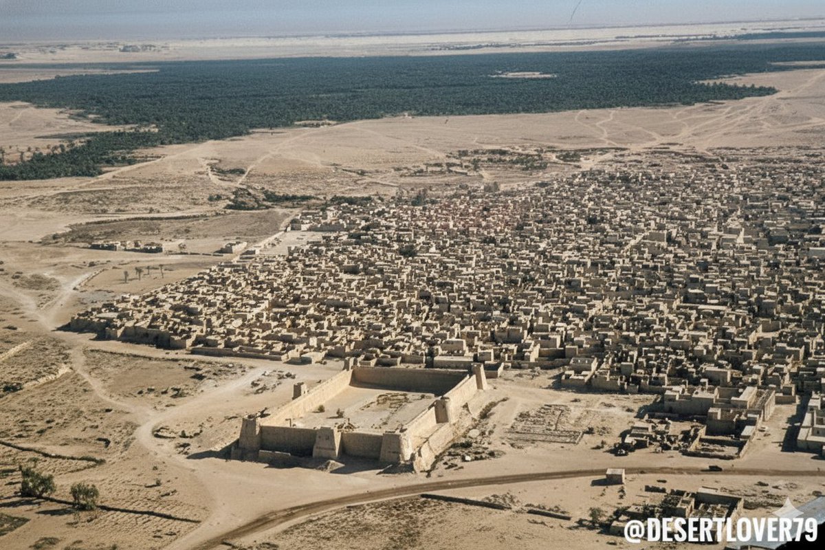 قصر صاهود في مدينة المبرز في محافظة الأحساء في المملكة العربية السعودية 1957 م

من حساب <a href="/desertlover79/">محمد ناصر الخليفة</a>