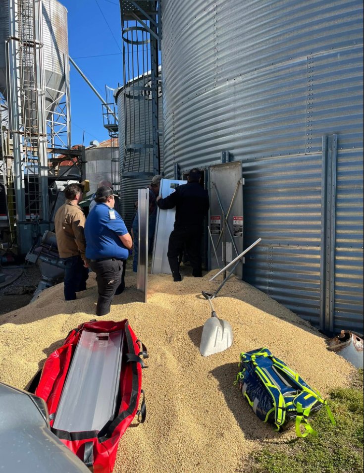 November Ag Safety Topic: Grain Bin Safety 

Grain entrapments and engulfments can happen in a matter of seconds.  Grain bins, while they might look like a fun place to play, are extremely dangerous and pose a large risk to everyone. 

blogs.clemson.edu/agsafety/2025/…