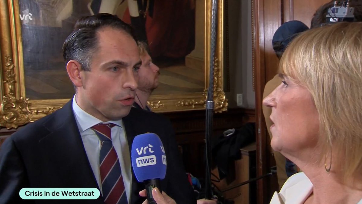 "De begroting is niet op orde, de staatsschuld en rentelast nemen toe en wie draait daar financieel voor op? De Vlaming die massaal aan het werk is en het meeste belastingen betaalt in dit land. Hier word ik niet vrolijk van." <a href="/tomvangrieken/">Tom Van Grieken</a> #VillaPolitica