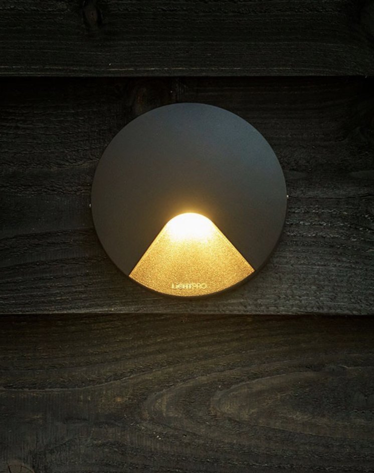 LightProTrade's tweet image. The Kuma 6W Wall Light is ideal for perfectly illuminating the path next to your wall or defining the border beneath your fence. Clear light, smart design, and easy navigation after dark.

#KumaWallLight #PathLighting #OutdoorSafety #GardenDesign #FenceLighting #Lightpro