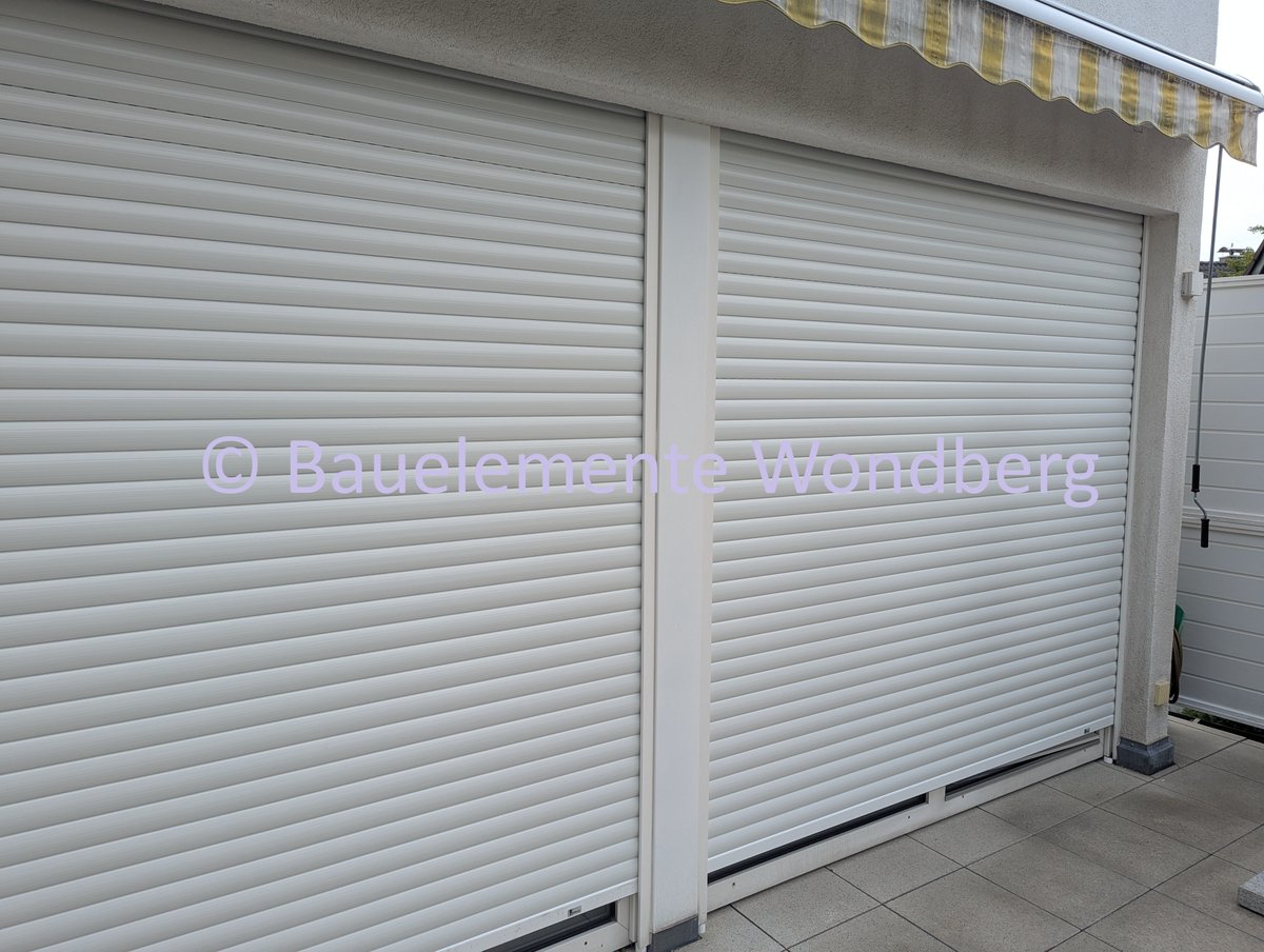 Die alten Kunststoffrollläden wurden ausgebaut und stattdessen hat unser Kunde zwei hochwertige Rollläden in einer edlen weißen Farbe bekommen.

😊 🥰 😎 👍 🤝 👏 👌 💪 🤍

#Alulux #Rollladen #Einbruchschutz #EigeneHerstellung