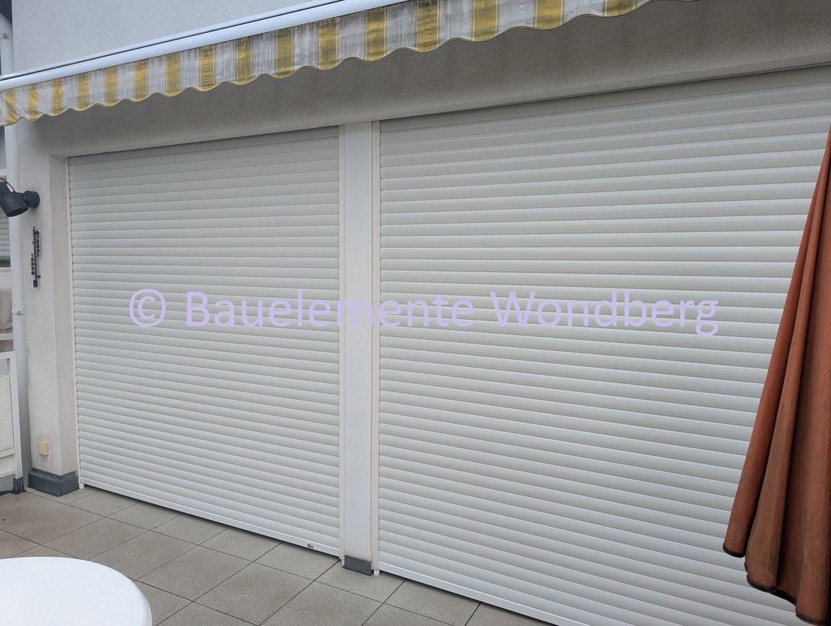 B_Wondberg's tweet photo. Die alten Kunststoffrollläden wurden ausgebaut und stattdessen hat unser Kunde zwei hochwertige Rollläden in einer edlen weißen Farbe bekommen.

😊 🥰 😎 👍 🤝 👏 👌 💪 🤍

#Alulux #Rollladen #Einbruchschutz #EigeneHerstellung https://t.co/DACxZVsHde