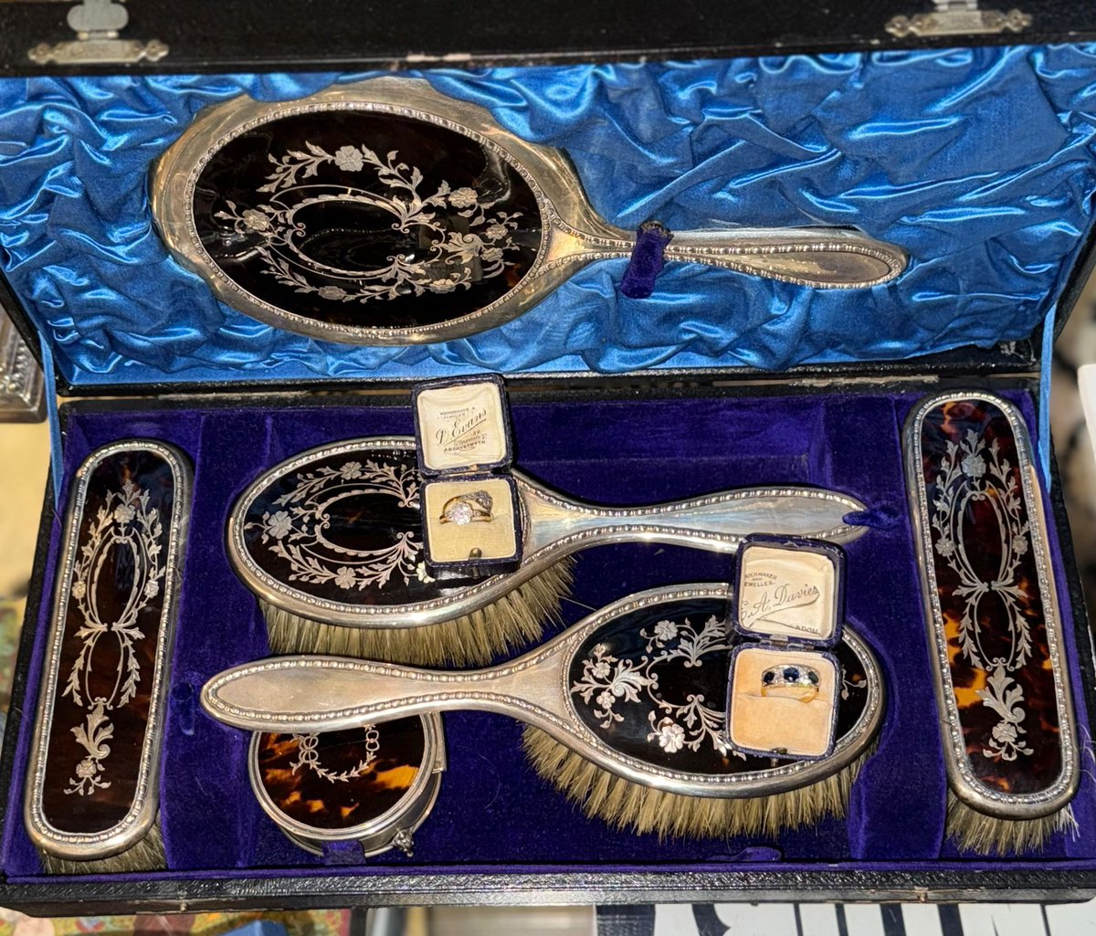 Hansons London tweet media