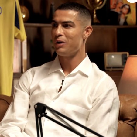 centregoals's tweet image. 🚨🚨🎙️| Piers Morgan: "Do you think you are better looking than David Beckham? If you and Beckham, let's assume you are not famous, walk across Copacabana so who's getting the most attention?"

Cristiano Ronaldo: “Me. 100%"

[@PiersUncensored]