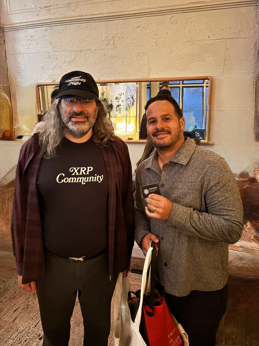 yoknowscs's tweet photo. I tried signing @JoelKatz to the DAO and he asked if we offer dental. I said no just decentralization . #XAODAO #XRP #XRPCommunity 📷 credit @FNummus https://t.co/vUBbHea46A