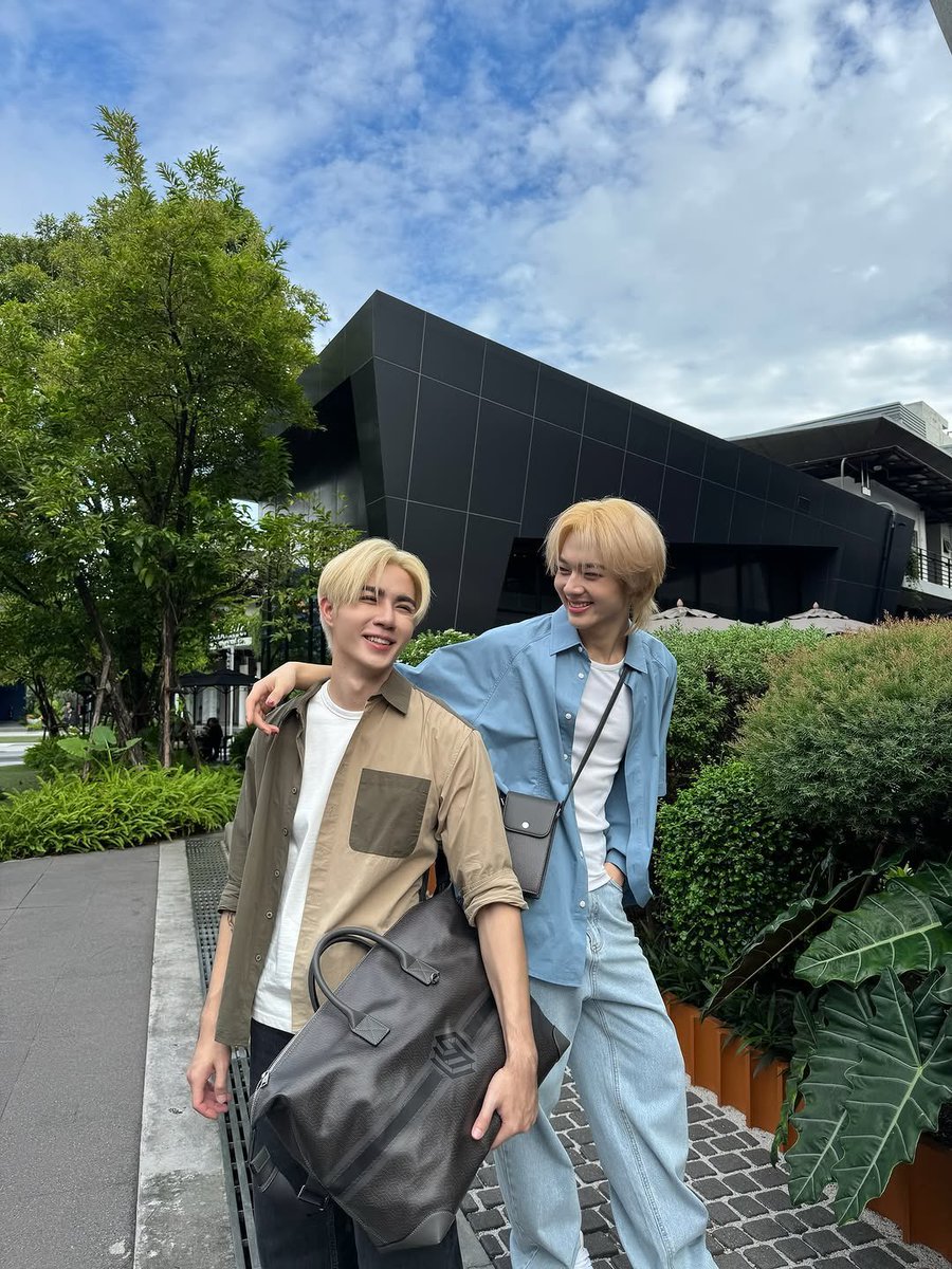 I love them because they’re real, real to themselves, to the people around them and share real feelings for each other, I love them for who they are and i’ll continue loving them until the end ✨

WE ZEE U NHU
 #WhyWeLoveZeeNunew
 #ZeeNuNew