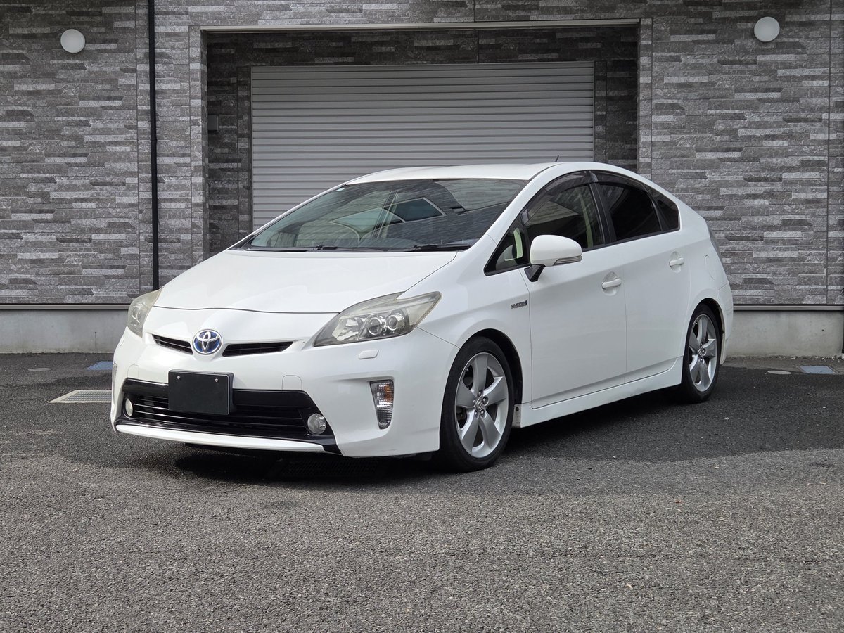 labo_car_'s tweet photo. 在庫車白ばっかりになりました。

販売促進のためにカメラの世界を少々。

経験とノウハウどんどん溜まっていく。 https://t.co/9y0YrXTyKF
