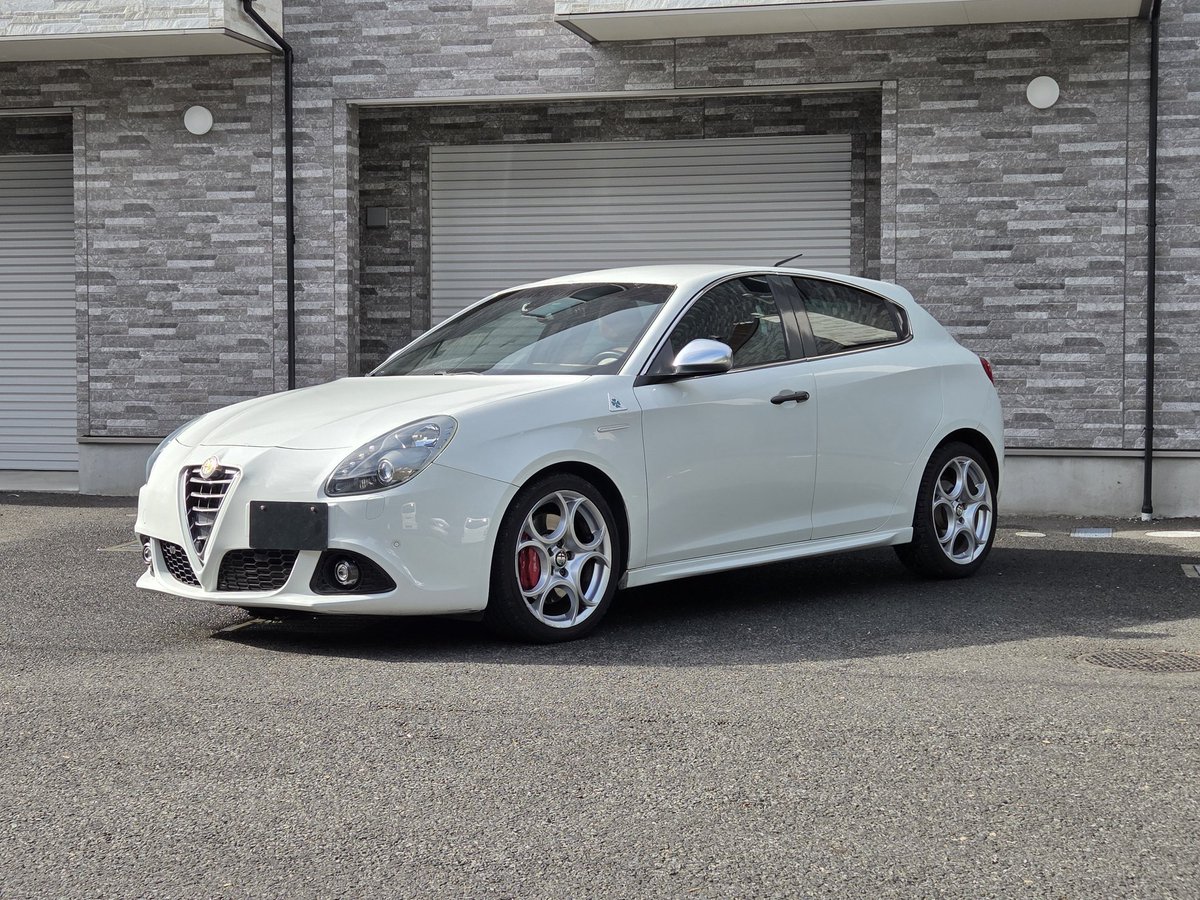 labo_car_'s tweet photo. 在庫車白ばっかりになりました。

販売促進のためにカメラの世界を少々。

経験とノウハウどんどん溜まっていく。 https://t.co/9y0YrXTyKF
