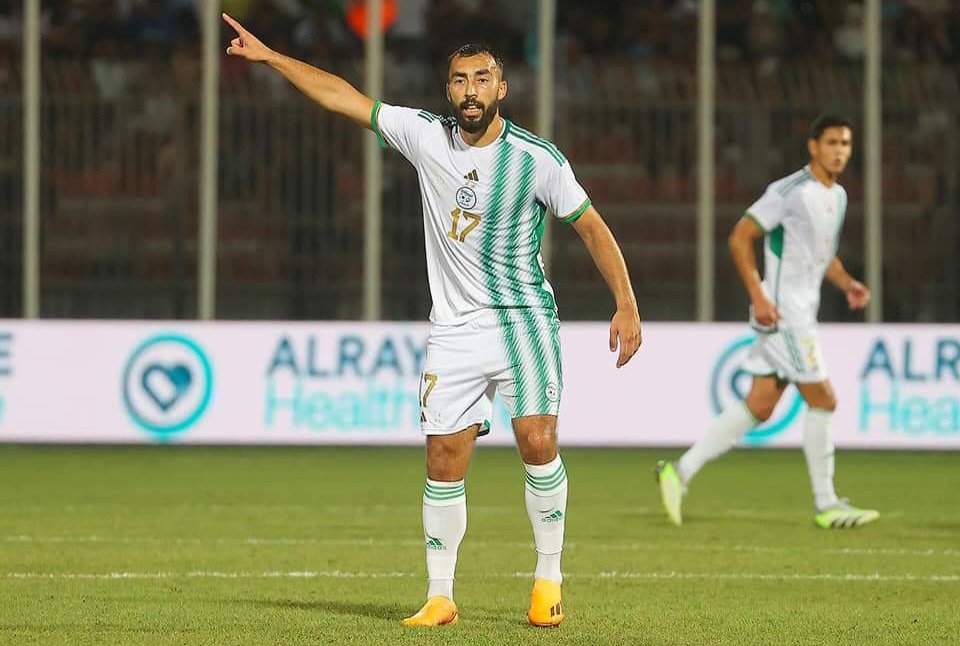 Le plus gros absent de cette liste et qui est incompréhensible pour moi c'est Abdelli.

Un très très bon joueur de football, très costaud et physique, très technique et surtout polyvalent.

Il est bon cette saison avec Angers et il l'avait montré face à de très bons clubs comme