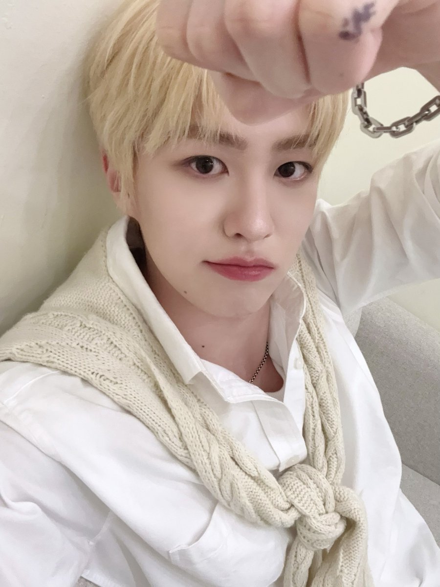 by_EPEX's tweet photo. 든이보고 힘내자💪😉

#EPEX #이펙스 #AYDEN #에이든 https://t.co/ZYzqpOiZWF