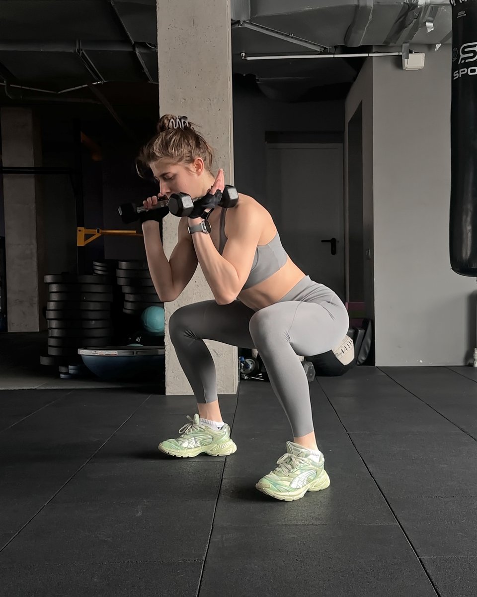 firmflexing's tweet photo. Depth.

#atthegym #bootybuilding #fitnation #girlswhosquat #girlswhoworkout #gympic #gymwear #muscleclub #shreddedgirls #squat #workouttime https://t.co/CGg3HrqPHF