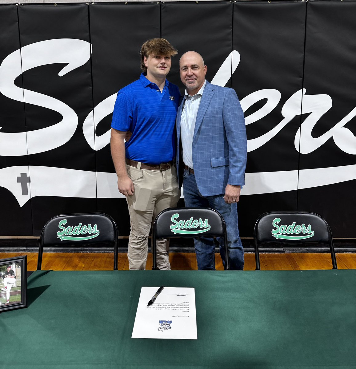 Congrats <a href="/PeytonBray34/">Peyton Bray</a> It was an honor to be a part of your journey on and off the baseball field. <a href="/CLCC_Baseball/">Co-Lin Baseball</a> won with getting you. Hope you have a great Sr season! Proud of you!👊🏻💪🏻