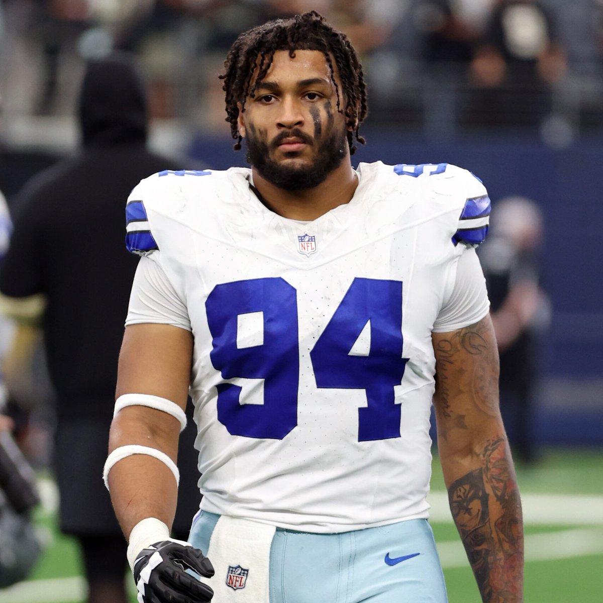 🚨 O EGDE dos Cowboys Marshawn Kneeland faleceu na manhã desta quinta-feira, segundo o seu agente. O jogador tinha apenas 24 anos.

Que Deus conforte os seus entes queridos.