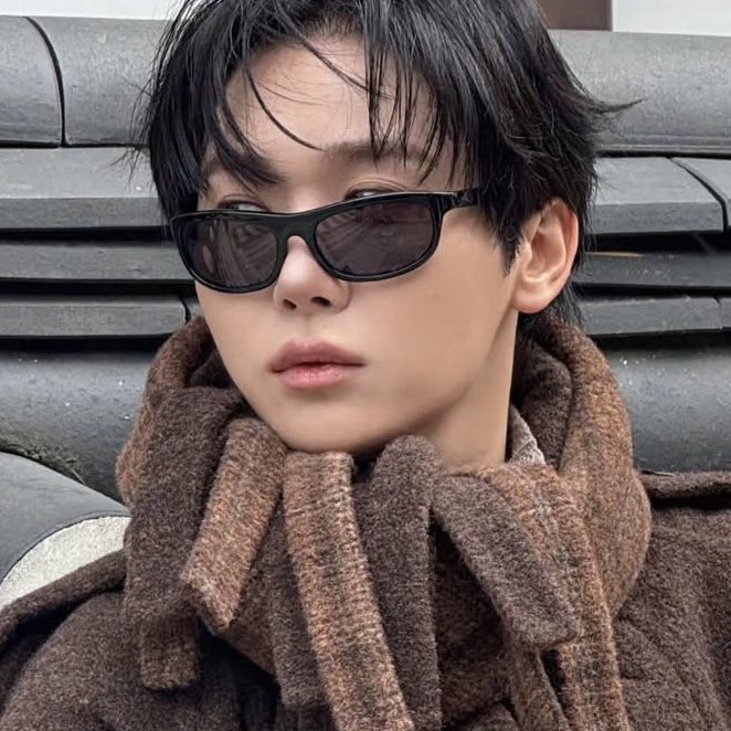 no it’s fine really it’s not like i have whiplash or anything 🫠