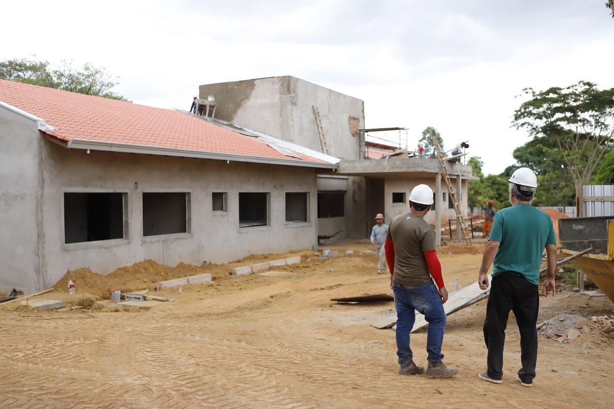As obras do Caps do Gama entraram em fase de acabamento. Grande parte da infraestrutura já está concluída. A construção, localizada no Setor Norte, teve início em março deste ano. O prazo para a conclusão é 31 de dezembro de 2025.

📲Saiba mais: encurtador.com.br/AIKJ
