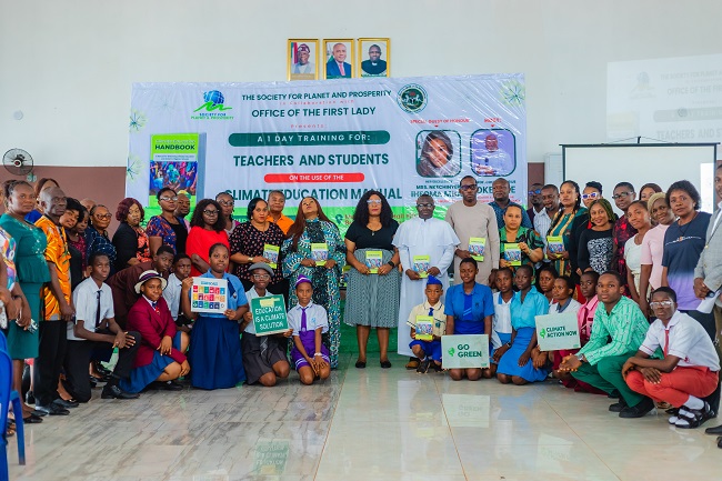The Society for Planet and Prosperity (SPP) has partnered with the Office of the First Lady of Enugu State <a href="/nkmbah_/">Nkechinyere Mbah</a>, and the Office of the Senior Adviser to the Governor on Climate Policy &amp; Sustainable Development <a href="/chuks_okereke/">Chukwumerije Okereke</a> to train teachers and students on the use of the