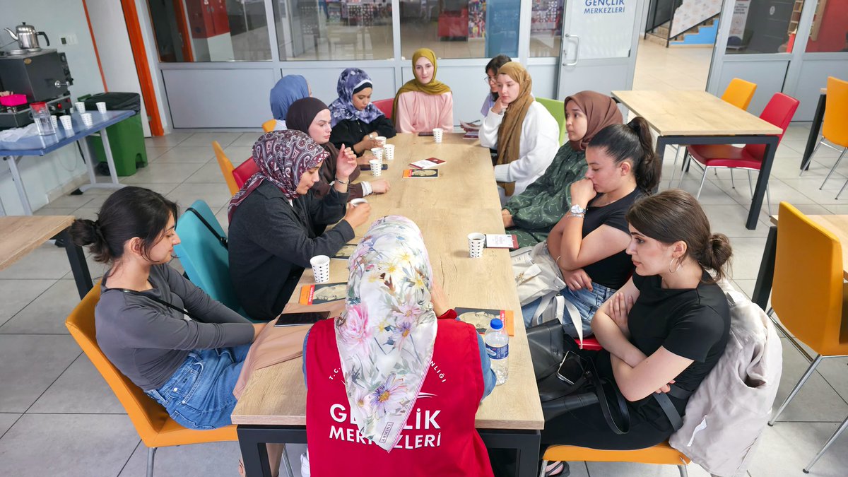 GSB_GiresunGM's tweet photo. 📚 Kitap Okuma Halkaları kapsamında gençlerimizle bir araya geldik.

Birlikte okuduk, düşündük, paylaştık.
✨Her sayfada yeni bir bakış açısı, her cümlede biraz daha farkındalık kazandık.
#KitapOkumaHalkaları
#GiresunGençlikMerkezi https://t.co/WUHGUie1tt