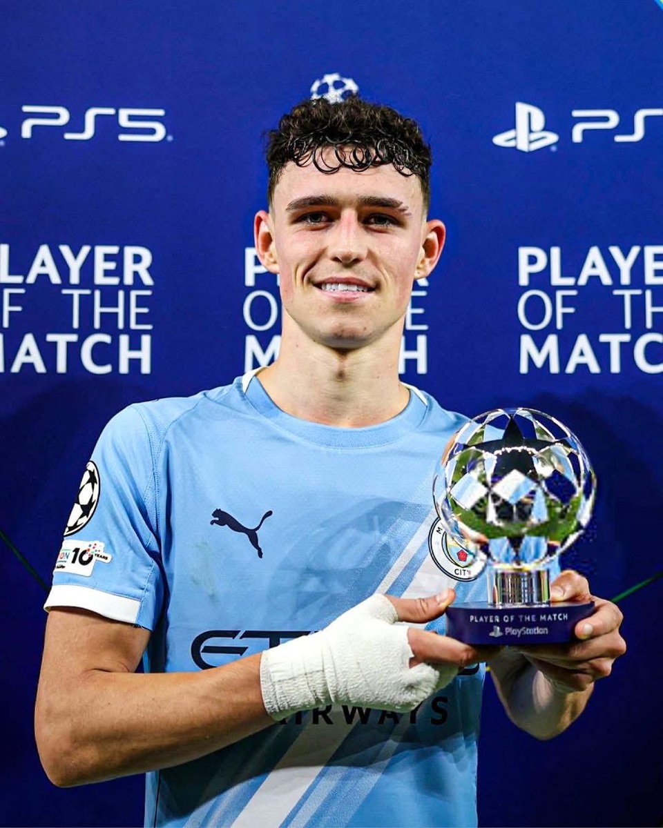 easyfutball's tweet photo. Phil Foden wins 𝐔𝐂𝐋 𝐏𝐥𝐚𝐲𝐞𝐫 𝐨𝐟 𝐭𝐡𝐞 𝐖𝐞𝐞𝐤 𝐀𝐰𝐚𝐫𝐝 by UEFA for the Matchday 4! ✨

Not sure why Osimhen didn’t win it but we move.

#philfoden #foden #mancity #uefachampionsleague #ucl https://t.co/XRnwUxBSUL