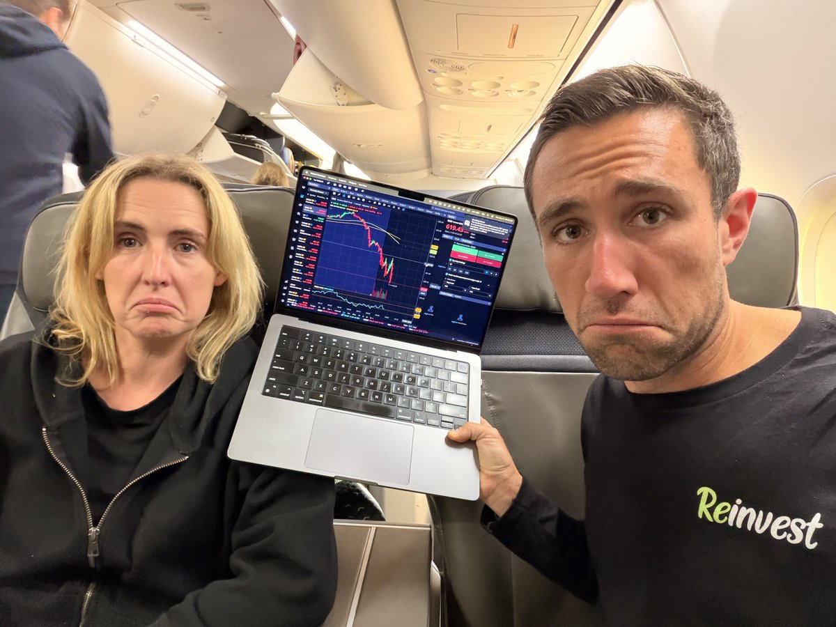 realMeetKevin's tweet image. f**k sorry for red I booked a vacation