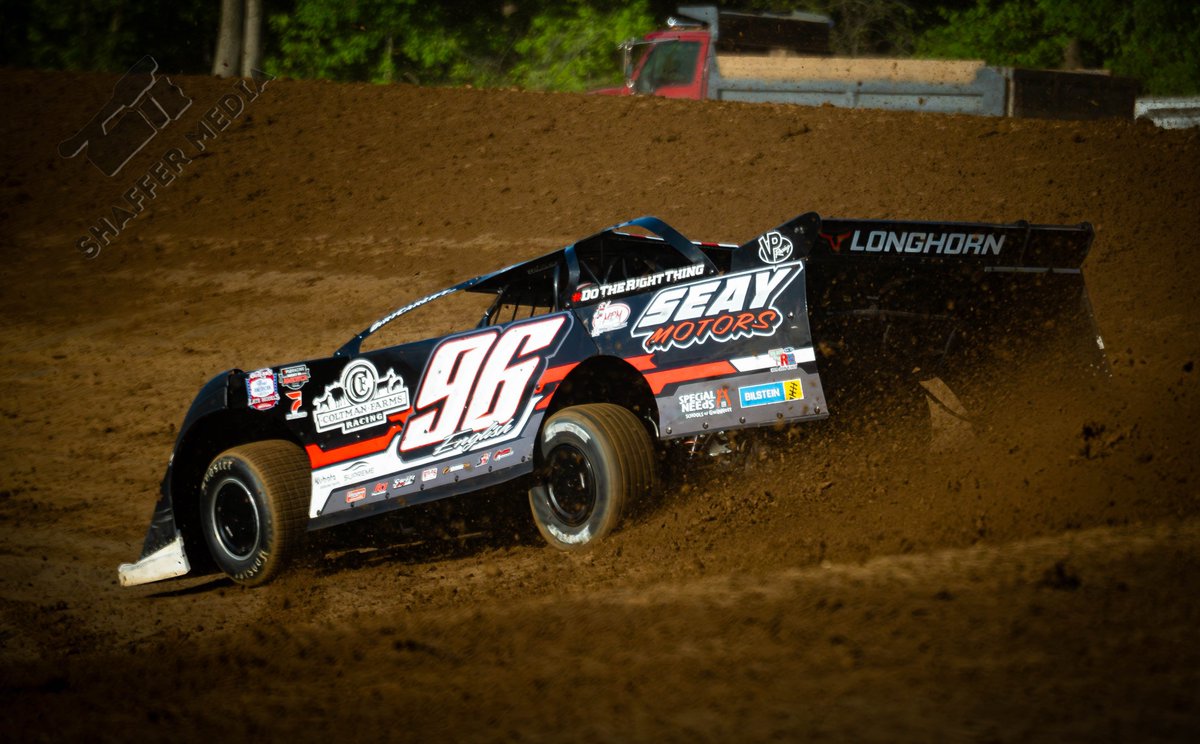 Photo of the Day: Tanner English with some qualifying action at <a href="/SpoonRiverSpdwy/">Spoon River Speedway</a> during Illinois Speedweek!
