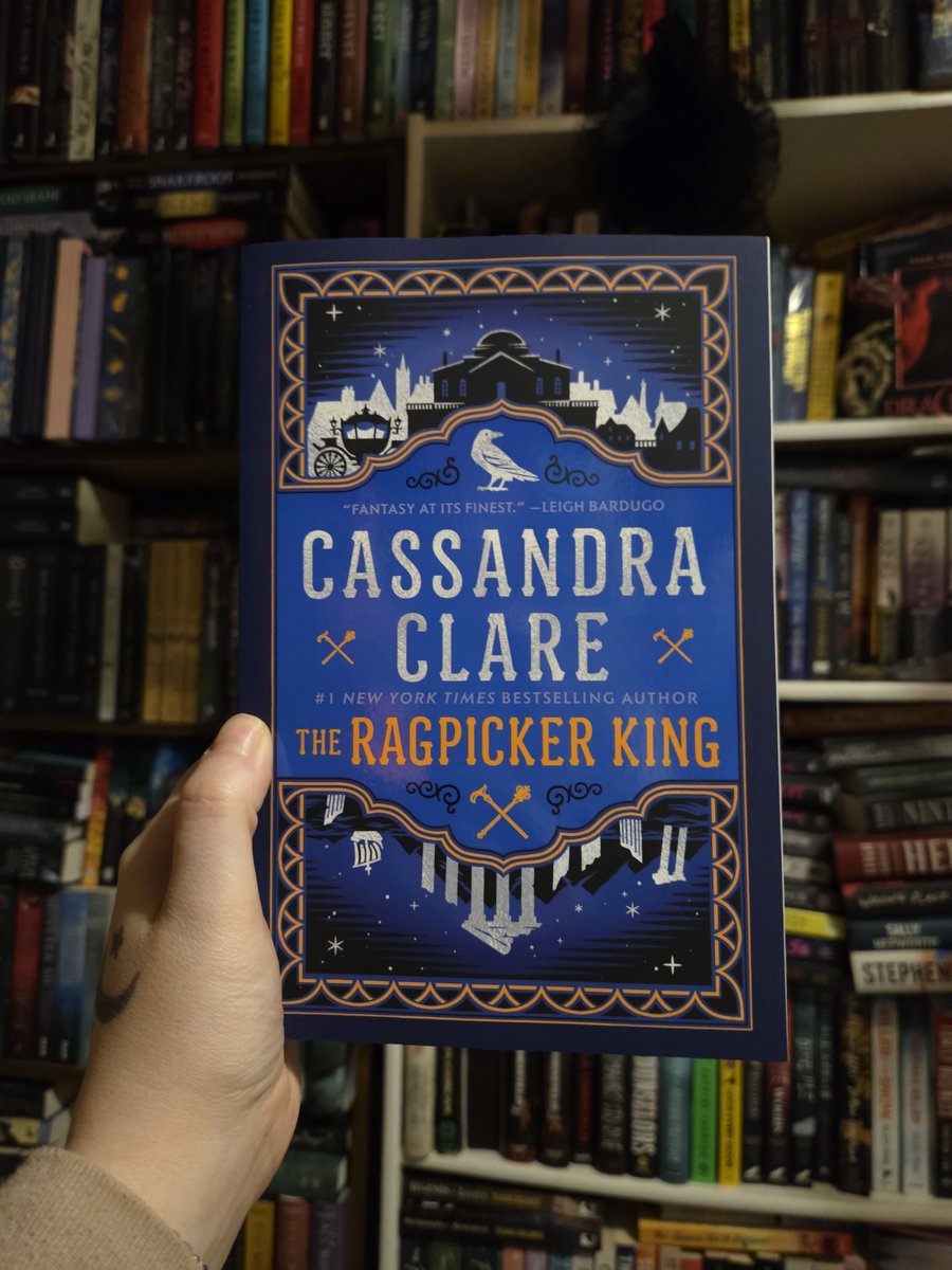 lana_drop's tweet photo. Well i went on a second book haul not yesterday but the day before. I also went on a mini book haul yesterday and bought 2 more. This next haul is bigger then my first #bookhaul I posted so bare with me beacuse I want to show what I got. I ended up getting only 3 regular #books https://t.co/mQYwx742Lb
