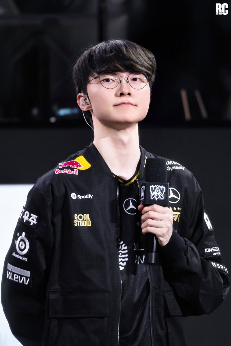 rc_hyeok's tweet image. 🫳🫳🫳

Worlds2025

#faker #페이커 #이상혁 
#t1win  #Worlds2025