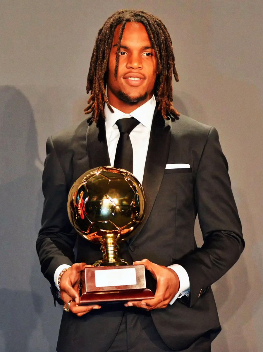 vsrsus's tweet image. 2016 Renato Sanches. No caption needed.