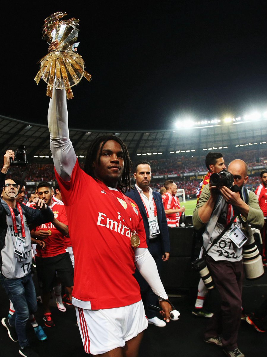 vsrsus's tweet image. 2016 Renato Sanches. No caption needed.