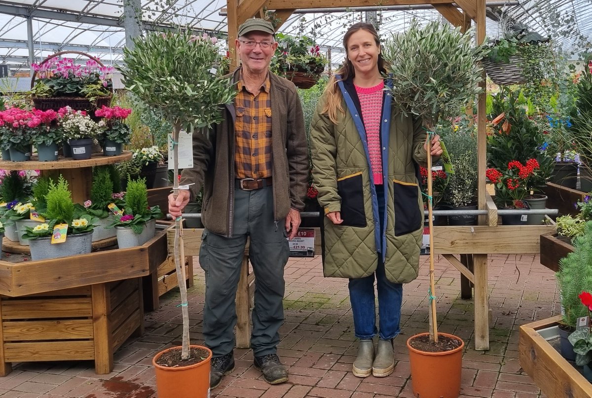 TheBuddingFD's tweet image. Autumn a fantastic time for children to enjoy nature 🍁We recently funded Woodland Sessions for St Wilfred's Primary #burgesshill &amp;amp; Clive Gravett pict. w Heather Whittle (PTA) St Andrews Primary (#hove) with our donation of @TatesGCs Olive trees for planting #sussex #charity