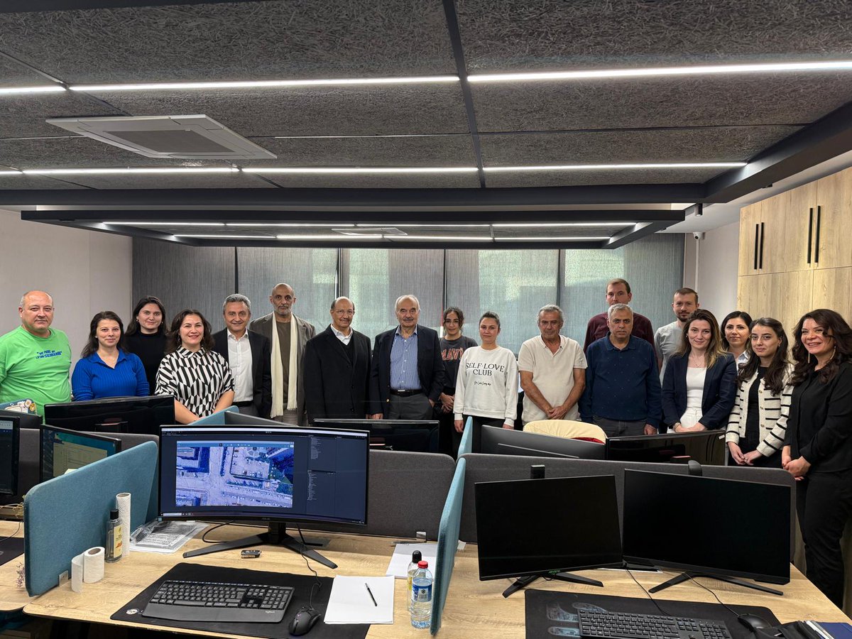 MipMapTech's tweet image. 📍 This week, we were pleased to welcome Geotech Overseas representatives Abdulaziz Alruwais and Othman Alkasabi to our Ankara and Istanbul offices.
Together with our founder Prof. Dr. Kamil Eren, we discussed future collaborations and shared valuable insights.