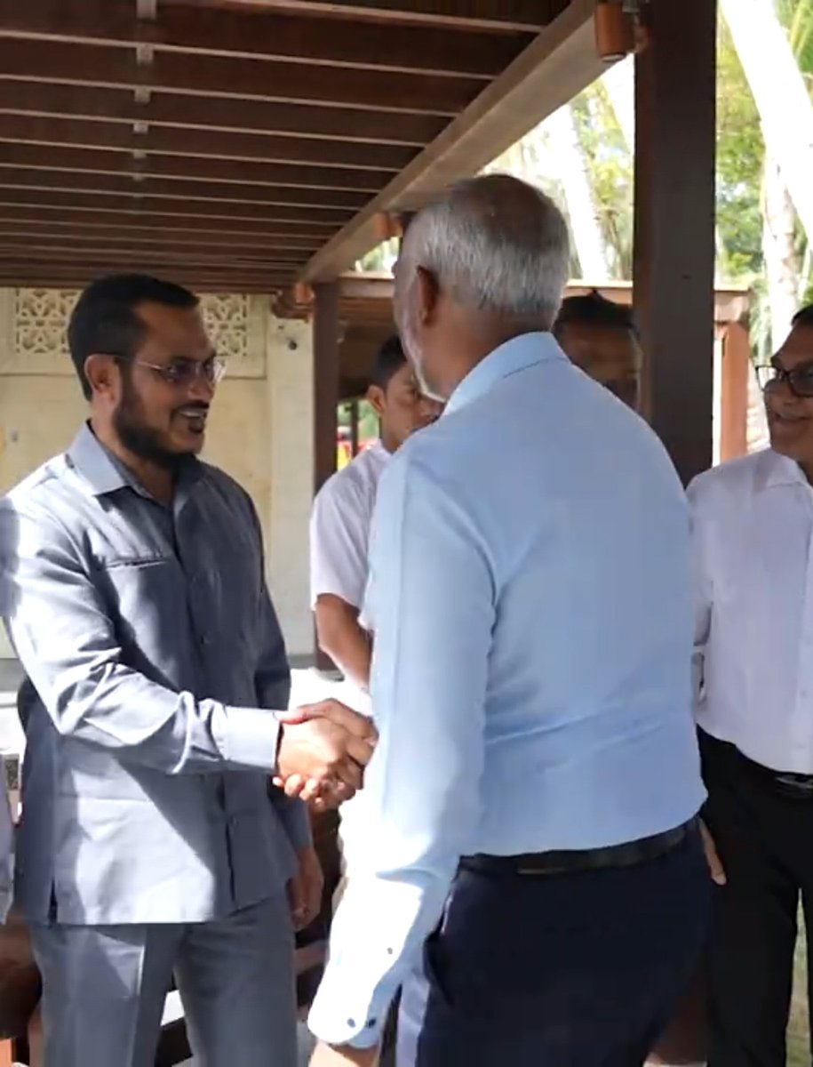 Shangrilla propaganda ga mihiree mi ru'ndi kaalhu ves.
Sheikh IlyasApa.