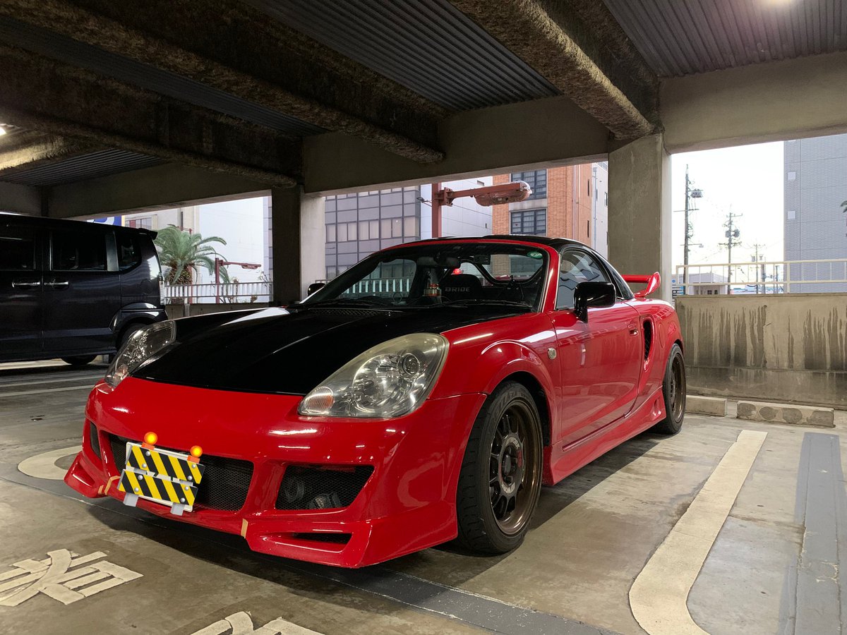 仕事に忙殺されて投稿を忘れがちなのですが、納車から2か月が経ちました！
いつ乗ってもワクワクさせてくれるクルマで本当に楽しいです。
バネが硬くて道が悪いとすぐ跳ねるから早くサーキット走りたい🐺