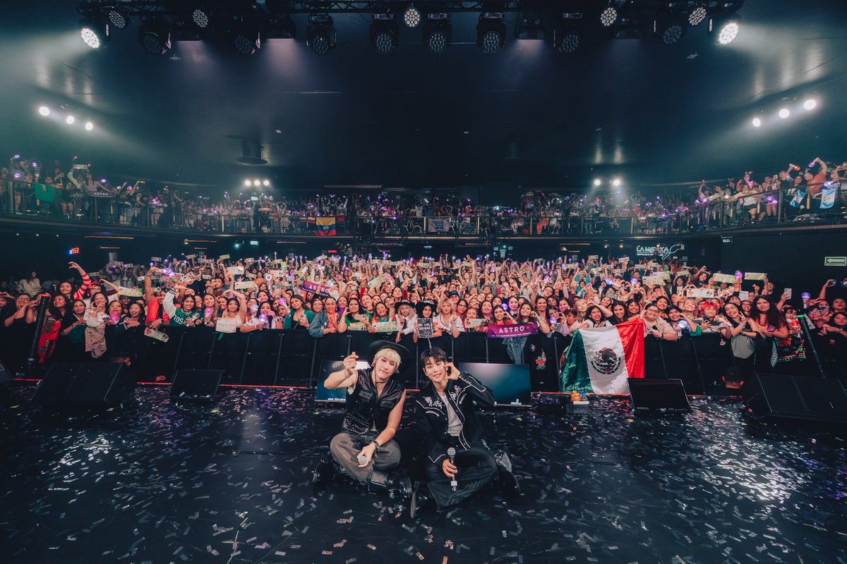 ninshi_ent's tweet photo. Miles de gracias a todos nuestros seguidores y a todas las AROHA 💜

Llenaron de amor y energía los increíbles eventos de ZOONIZINI. 💚🧡

Gracias a MJ y JINJIN por su alegría, talento y por hacer vibrar a México con dos fechas inolvidables, reuniendo a miles de personas que disfrutaron cada momento. 🇲🇽✨

#ZOONIZINI #MJ #JINJIN #ASTRO #AROHA #NinshiEntertainment #RollTheDiceInMexico