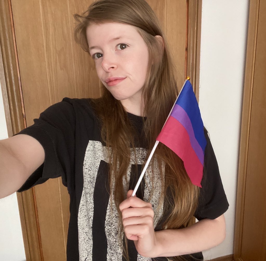 dnpvakarian's tweet image. alright #phantwt #dnptwt intro bc everyone’s doing it &amp;lt;3 

-28yo (minors dni pls)
-they/them
-bi
-i started watching dnp in 2012 
-this account is an unorganised mess but i’m nice i promise 
-i also really love mass effect, doctor who, yellowjackets &amp;amp; halsey