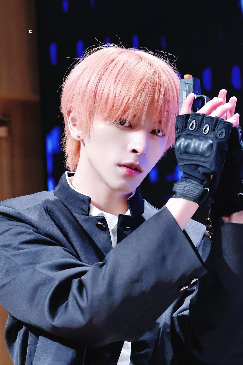 Catlike1107's tweet photo. HAPPY BIRTHDAY TO LAURENCE

#엔싸인 #nSSign 
#로렌스 #LAURENCE
#HAPPY_LAURENCE_DAY https://t.co/TSVO5RoaSE