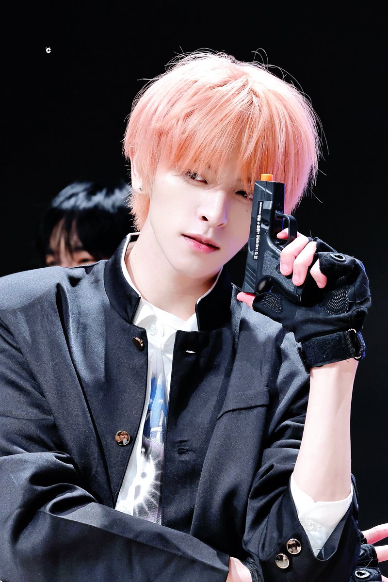 Catlike1107's tweet photo. HAPPY BIRTHDAY TO LAURENCE

#엔싸인 #nSSign 
#로렌스 #LAURENCE
#HAPPY_LAURENCE_DAY https://t.co/TSVO5RoaSE