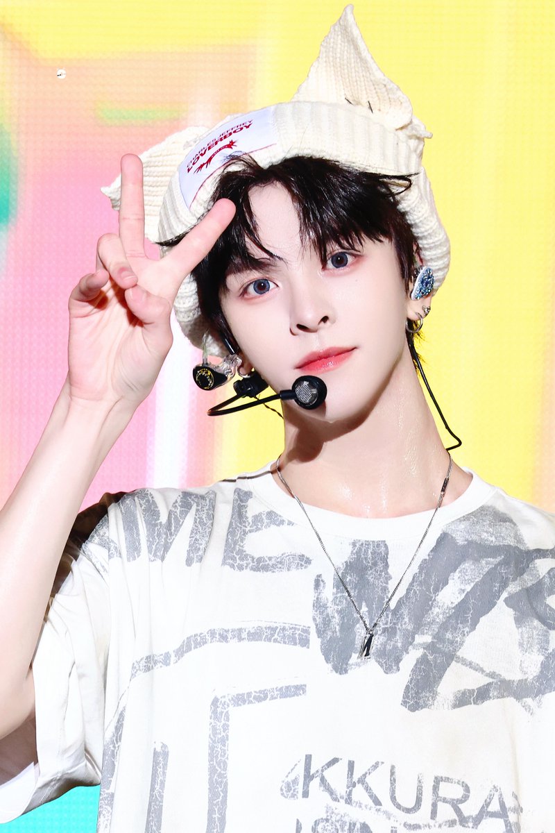 Catlike1107's tweet photo. HAPPY BIRTHDAY TO LAURENCE

#엔싸인 #nSSign 
#로렌스 #LAURENCE
#HAPPY_LAURENCE_DAY https://t.co/GVIcWk0c1H