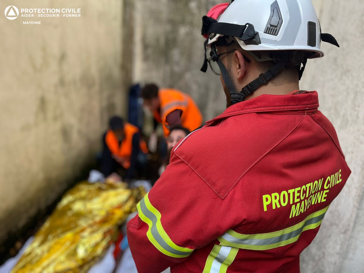 Protection Civile 53 tweet media