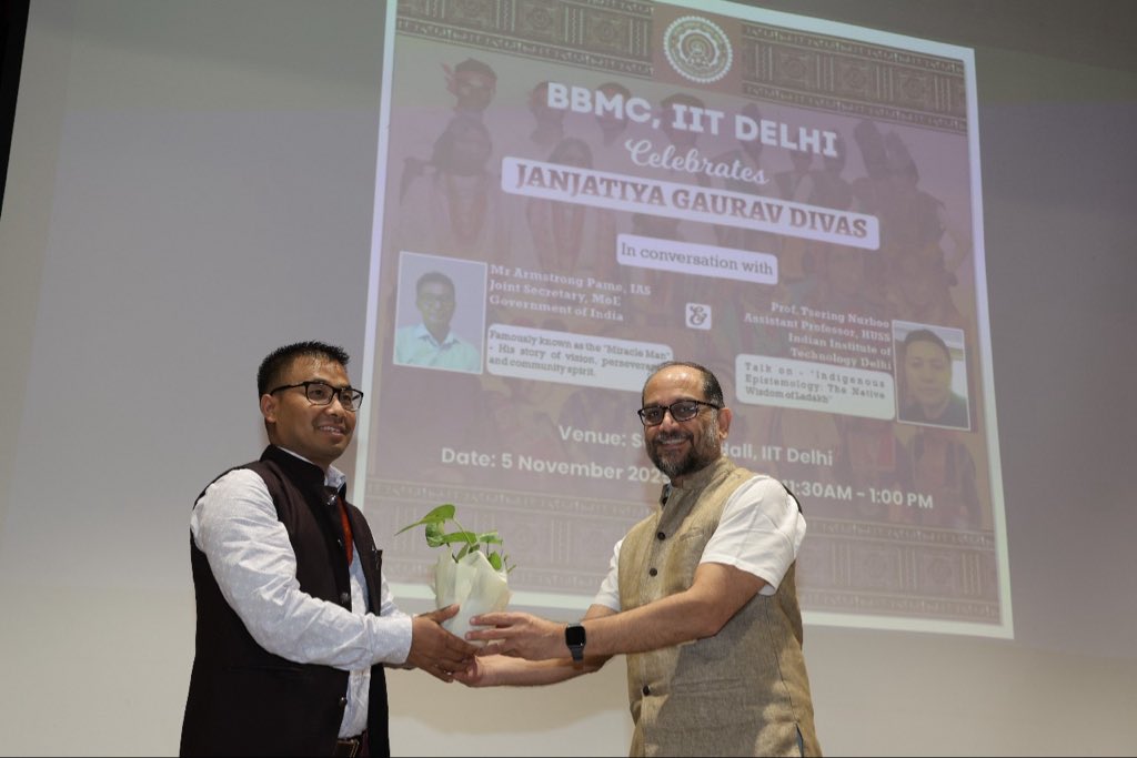 iitdelhi's tweet image. #IITDelhi Celebrates Janjatiya Gaurav Divas with Thoughtful Tributes and Inspiring Dialogues

The Bhagwan Birsa Munda Cell (BBMC) at IIT Delhi hosted a commemorative interactive talk series in honour of the 150th birth anniversary of Bhagwan Birsa Munda and to celebrate the rich…
